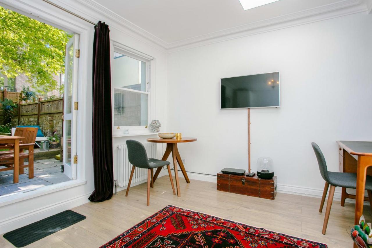 Modern Garden Apartment Camden Лондон Экстерьер фото