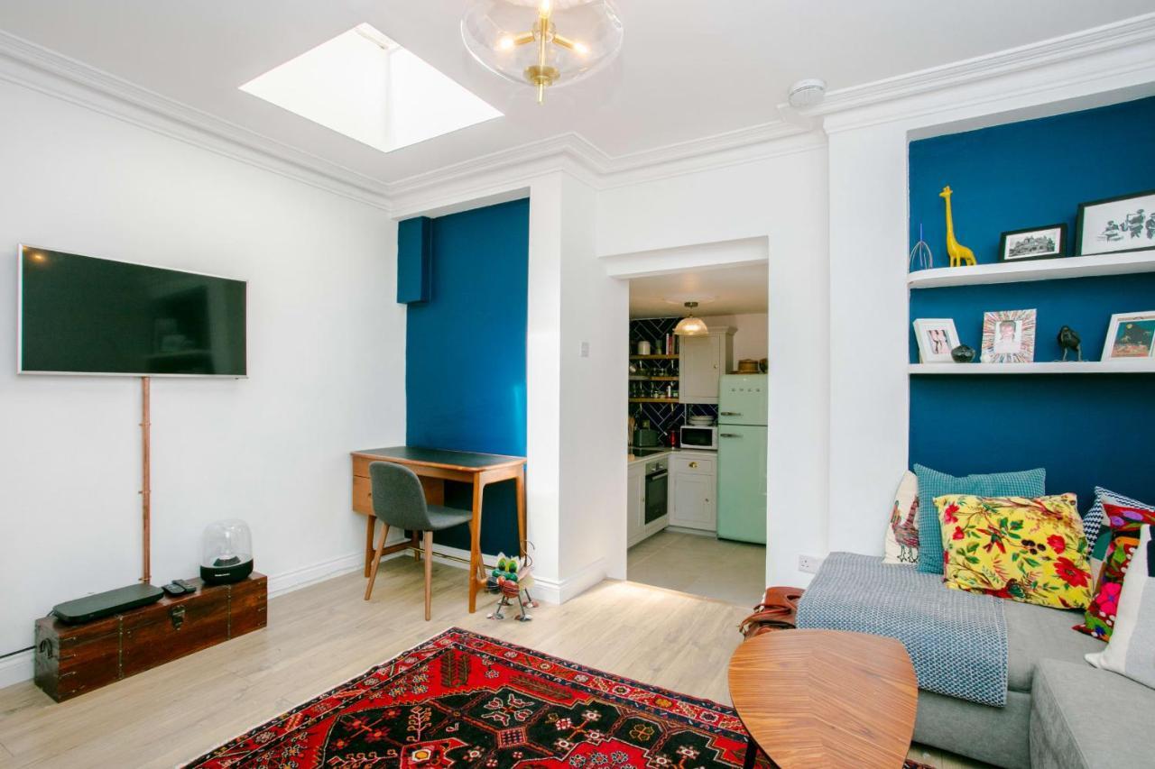 Modern Garden Apartment Camden Лондон Экстерьер фото