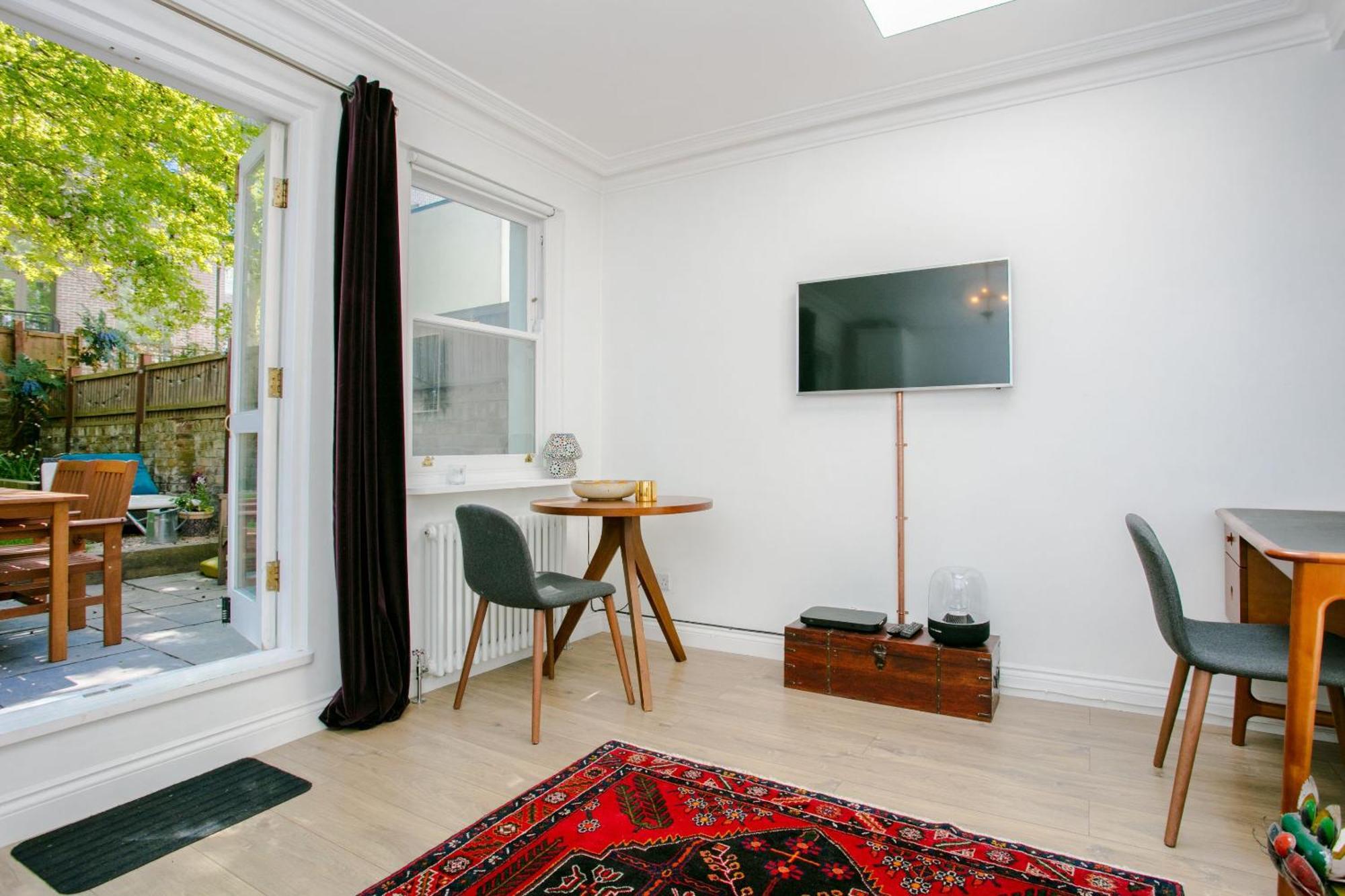 Modern Garden Apartment Camden Лондон Экстерьер фото